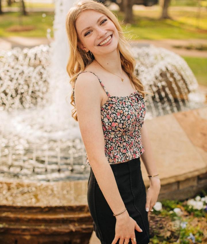 Portrait of Dena Antonisse